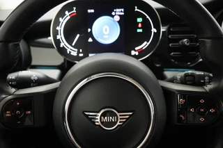 MINI 5-Deurs 1.5 Cooper Business Edition | CLIMA | STOELVERWARMING | DAB | APPLE | MOONWALK GREY / 35