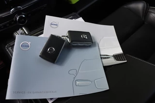 Volvo XC60 2.0 T4 R-Design  LED/Leder/Navi/Camera/CarPlay/Virtual Cockpit/Crc/19" / 23