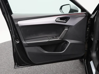SEAT Leon Sportstourer 1.5 TSi e-Hybrid 204 Pk Automaat FR Business | Trekhaak | Carplay | Virtual Cockpit | Keyless | Adaptive Cruise | Stoel- en Stuurverwarming | 17 Inch / 20
