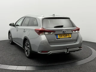 Toyota Auris 1.8 Hybrid Comfort Fabrieksgarantie | Panoramadak | Trekhaak | Navigatie | Camera / 7