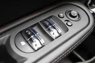 MINI Countryman John Cooper Works ALL4 Chili Automaat  / Navigatiesysteem Plus / Leder / Panoramadak / Harman Kardon / Stoelverwarming / Achteruitrijcamera / 19 Inch / Sportstoelen / Parkeersensoren voor+achter / Climate Control / Head-Up Display / 32