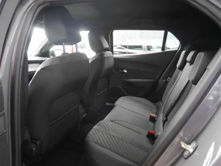Peugeot e-2008 EV Allure Avantage 54 kWh | Camera rondom | Adaptieve cruise control | Navigatie | Draadloze telefoonoplader | Lichtmetalen velgen | Nieuwe auto | 406KM Actieradius WLTP / 11