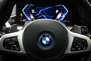 BMW X5 xDrive50e M-sport | PANORAMADAK | INDIVIDUAL VOLLEDER MERINO | HEAD UP | HARMAN KARDON | 360 CAMERA | MAXTON | 22" | / 50
