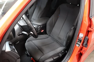 BMW 1 Series 118i Executive M Sport Pakket 5 deurs / Navigatie Professional / LED / Trekhaak / 18 Inch / Climate Control / Hifi / Parkeersensoren / Cruise Control / Extra Getint Glas / Bluetooth / Shadow Line / 14