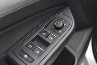 Volkswagen Golf Variant 1.0 TSI Life Business BSM | Navigatie | Stuur/Stoelverwarming | Sfeerverlichting | 12 mnd BOVAG garantie | Whatsapp 06-53188999 / 17
