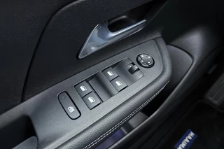 Opel Mokka 1.2 Turbo Hybrid GS 136pk | Navigatie | Camera | Cruise Control | Climate Control | Lichtmetalen Velgen | LED Verlichting / 21