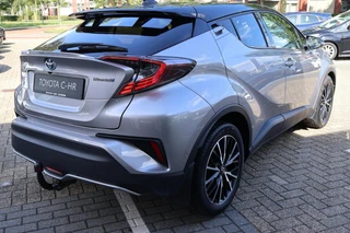 Toyota C-HR 1.8 Hybrid Bi-Tone STOEL/STUURVERW PARK-SENSOREN DODEHOEK DETECTIE LM-VELGEN BLUETOOTH CAMERA LED / 2