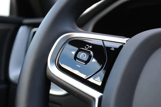 Volvo XC60 2.0 T6 PHEV AWD Plus Black Edition  | Panoramadak | Head-up | 360 Camera | H&K / 10