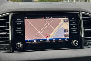 Skoda Karoq 1.5 TSI 150pk Style | TREKHAAK | PANO| CAMERA | ADAPTIVE | / 16