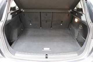BMW 2 Series Active Tourer 218i Executive Automaat  / Trekhaak / Parkeersensoren / Stoelverwarming / Navigatie / Cruise Control / Bluetooth / Climate Control / LED / Sportstoelen / Multifunctioneel Stuurwiel / 17 Inch / 35