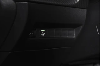 Peugeot 2008 1.2 PureTech 130 PK Allure - Automaat  | Dig. Cockpit | Adapt. Cruise | Stoelverw. | PDC | Camera | App. Connect | ECC | LM 17" | / 48