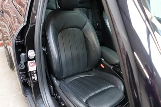 MINI Clubman Cooper S Chili Serious Business Automaat / Navigatiesysteem Professional / Panoramadak / Trekhaak / Leder / 19 Inch / Driving Assistant / Lichtpakket / Achteruitrijcamera / Climate Control / Harman Kardon / Stoelverwarming / 20