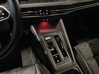 Volkswagen Golf 1.5 eTSI R-Line Pano Virtual Camera IQ Light / 17