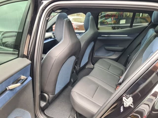 Volvo EX30 Single Motor Extended Range Ultra 69 kWh|Harman/Kardon|panodak / 6