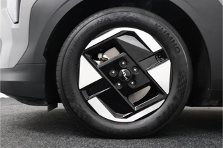 Kia EV3 Plus 81.4 kWh  - SOH 98,8% - Stoel/stuurwiel verwarming - Adaptieve Cruisecontrole - LED lampen - V2L - Fabrieksgarantie tot en met 03-2032 / 17