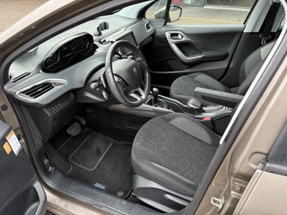 Peugeot 2008 1.2 Puretech Blue Lion Automaat ''Trekhaak - PDC - Navi '' / 10