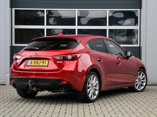 Mazda 3 2.0 GT-M | Leder | Xenon | Keyless | Head-up display | Bose | Trekhaak | PDC v+a | Stoelverwarming / 2