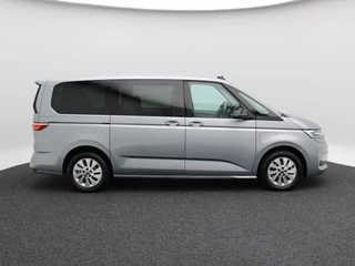 Volkswagen Multivan 1.4 eHybrid L2H1 Style 7-Persoons | Panorama dak | Stoelverwarming | Adaptive Cruise | Trekhaak | Camera | CarPlay | Climatronic | 17 Inch | 21.560 Km !! / 10