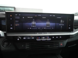 Opel Grandland Electric Business Edition 73 kWh | Elektrisch verstelb. bestuurdersstoel met geheugen | Elektrisch glazen panorama-dak | Voorstoel(en) met massagefunctie | Achterbank verwarmd | Warmtepomp | 20 inch Lichtmetalen velgen Diamond Cut / 29