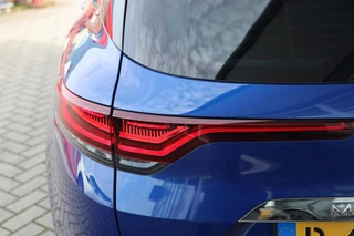 Renault Megane Estate 1.6 E-Tech Plug-In Hybrid 160 Intens|Camera|HUD|Keyless|Dodehoek assistentie / 18