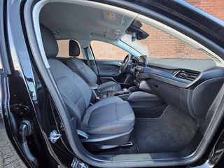 Ford Focus Wagon 1.0 EcoBoost 125PK Active Automaat Winterpack 17" Velgen Navi / 23