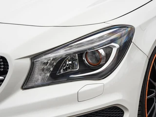 Mercedes-Benz CLA-klasse Shooting Brake 200 OrangeArt AMG Night Edition 156 PK | Panoramadak | Bi-xenon | Camera | Stoelverwarming | Navigatie | 18" / 38