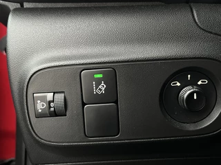 Citroën C3 PureTech 110 S&S Shine  | Trekhaak afneembaar | Panoramadak | Keyless | Carplay | Parkeersensoren voor + achter |  Cruise Control | Climate Control | Achteruitrijcamera | Dodehoekdetectie | Distributie al vervangen | / 26
