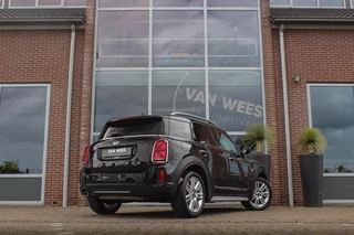 MINI Countryman 1.5 Cooper Essential | 1e eigenaar | NL auto | Driving Assistant | Camera | Sportstuur | Keyless entry | Stoelverwarming | LED | Carplay | DAB | Navigatie | PDC / 6