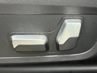 BMW IX3 M SPORT pakket 80 kWh, panoramadak, SOH 98,2 %,vol opties, 1 e eigenaar,conjac sport leder, Origineel NL auto met nap / 40