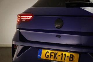 Volkswagen T-Roc 2.0 TSI 4Motion R | PANORAMADAK | BEATS | AKRAPOVIC UITLAAT | CAMERA | TREKHAAK / 27