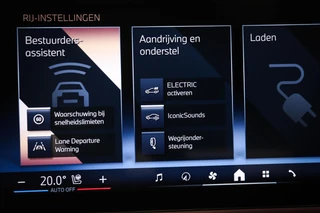 BMW 5-serie Touring 550e xDrive | INNOVATION / M SPORT PRO- PACK | PANORAMADAK | HEAD UP | STUURVERWARMING | 360 CAMERA | 20" / 41