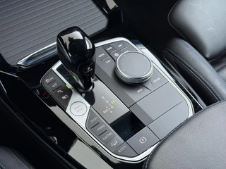 BMW X3 xDrive30e High Executive M SPORT | ELEKTRISCHE TREKHAAK| DEALER ONDERHOUDEN | 360 CAMERA | HEAD UP | LASER LED|  LEDER INCL. STOELVERWARMING | DRIVING ASS.  | RIJKLAARPRIJS incl. 12mnd BOVAG / 44