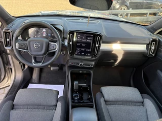 Volvo XC40 1.5 T4 Plug-in hybrid Plus Dark / Panorama-dak / Harman-Kardon / camera / stuur en stoel verwarming / 21