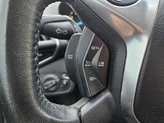 Ford Kuga 1.6 Titanium NAVI PDC TEL LM LEER TREKHAAK / 40