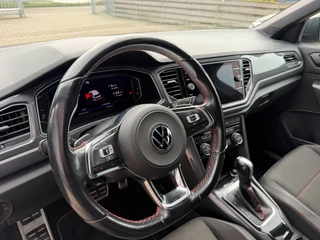 Volkswagen T-Roc 1.5 TSI Sport Business R-Line / Pano / ACC / Led / IQ Drive / Camera / Trekhaak . / 26