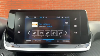 Peugeot 2008 1.2 PT Allure Pack 130PK Trekhaak Carplay Stoelverwarming Full Led / 29