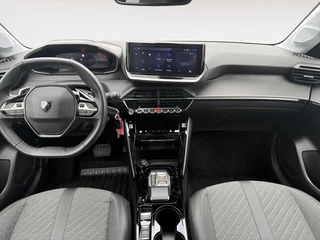 Peugeot 208 1.2 Hybrid 110 e-DCS6 Allure / 15