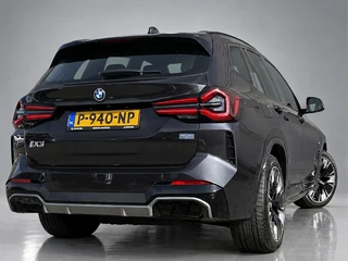 BMW iX3 M Sport High Executive 80 kWh | 1e eigenaar | dealer onderhouden | panoramadak | leder interieur | SOH accu 99.5% / 6