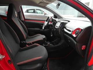 Toyota Aygo 1.0 VVT-i x-cite | Achteruitrijcamera | Airco | 5 Deurs | Lichtmetalen velgen | Led dagrijverlichting | Apple Carplay/Android Auto | Elektrische ramen voor / 12