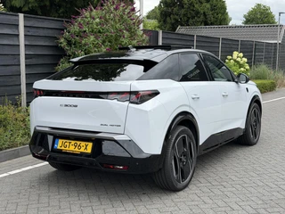 Peugeot e-3008 Launch Edition Dual Motor 73 kWh 325PK Automaat Navigatie, Rondomzichtcamera, Keyless, Panoramadak, Stoel & Stuurwielverwarming, Apple Carplay, Android Auto / 11
