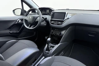 Peugeot 208 1.2 PureTech Blue Lion | Parkeersensoren | Navigatie | Radio | Stuurbediening | Climate control | Airco | / 15