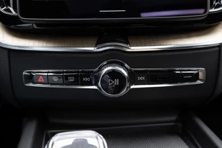 Volvo XC60 T8 Plug-in hybrid AWD Ultra Dark Snel Leverbaar! Te bestellen! / 31