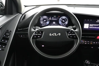 Kia Niro 1.6 GDi Hybrid DynamicLine  - Navigatie - Achteruitrijcamera - Apple & Android Carplay - Climate Control - Virena zekerheidspakket € 895,- / 32