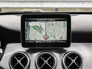 Mercedes-Benz CLA-klasse 180 Business Solution AMG Night Upgrade | Panoramadak | Camera | Apple CarPlay/Android Auto | LED | Navigatie| Stoelverwarming | 18" / 25