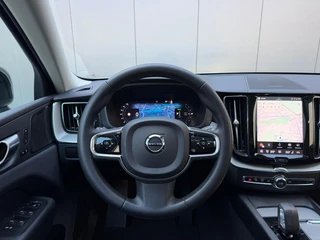 Volvo XC60 2.0 T6 Plug-in hybrid AWD Plus Dark Panorama|H/K Audio|Keyless / 14