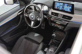 BMW X2 xDrive25e M Sport Panoramadak Harman Kardon Memory Head-Up / 43