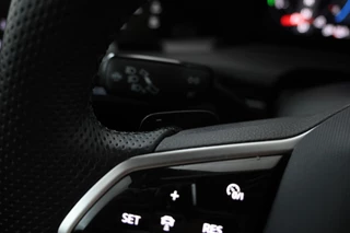 Volkswagen Golf 1.4 eHybrid GTE  Panorama, Apple carplay, Navigatie / 26