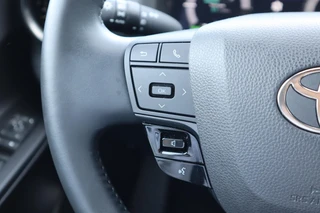 Toyota C-HR HYBRID 140 DYNAMIC ANDROID/APPLE AD-CRUISE PRIVACY-GLASS PARK-SENSOREN KEYLESS 18"LMV BLISS NL-AUTO / 24