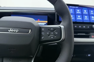 Jeep Compass First Edition 74 kWh | DEMO | Lederen bekleding | Massagestoelen | | Panoramisch Schuifdak | Stoelventilatie en verwarming | Keyless | Climate control | Draadloze telefoonlader / 26