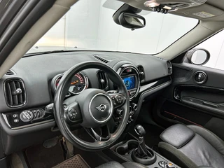 Mini Countryman 1.5 Cooper S E ALL4 Chili Automaat | Cruise Control | Stoelverwarming | Navigatie | Leder | Panoramadak / 12
